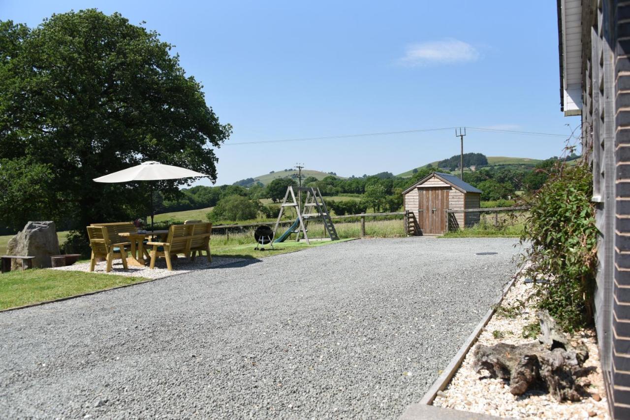 Llanyre Maen Llwyd 빌라 외부 사진